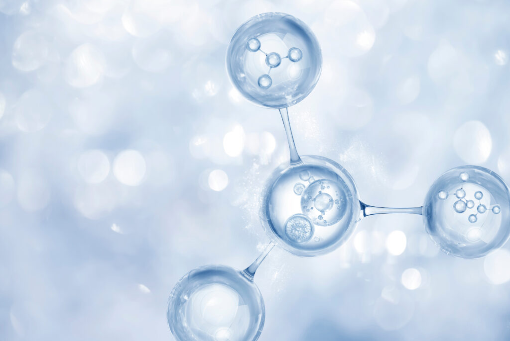 Infografika przedstawiająca synergię Formuły 3P – probiotyków, prebiotyków i postbiotyków w kremie.